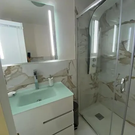 Center 6-8 Persons-beach At 100m -parking 아파트 *