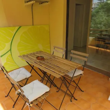 Center 6-8 Persons-beach At 100m -parking