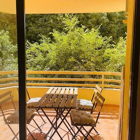 Center 6-8 Persons-beach At 100m -parking *