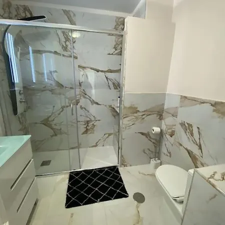 Apartament Center 6-8 Persons-beach At 100m -parking